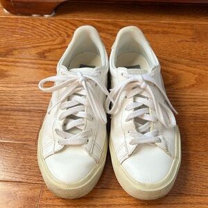 Veja campo sneakers - used